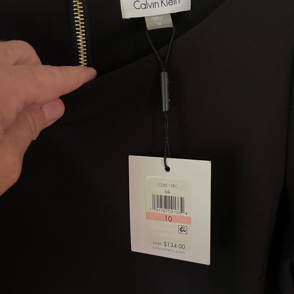 Calvin Klein - Picture 2 of 7